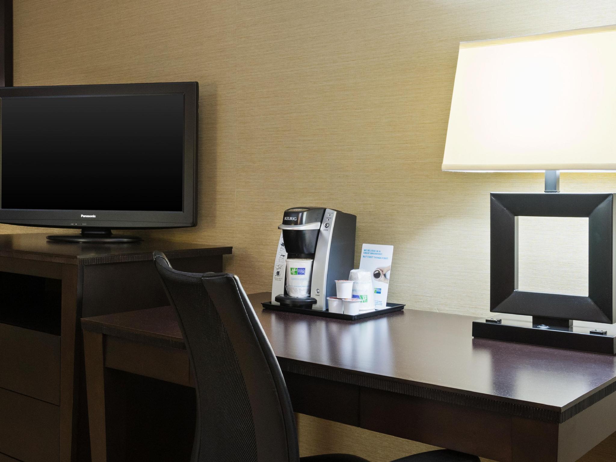 Holiday Inn Express Charleston-Civic Center By Ihg Kültér fotó