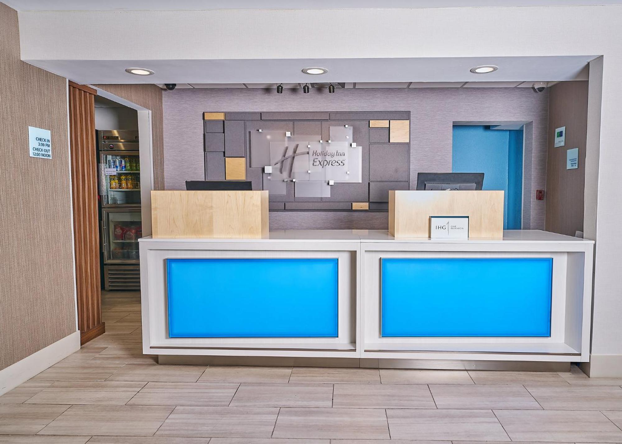 Holiday Inn Express Charleston-Civic Center By Ihg Kültér fotó