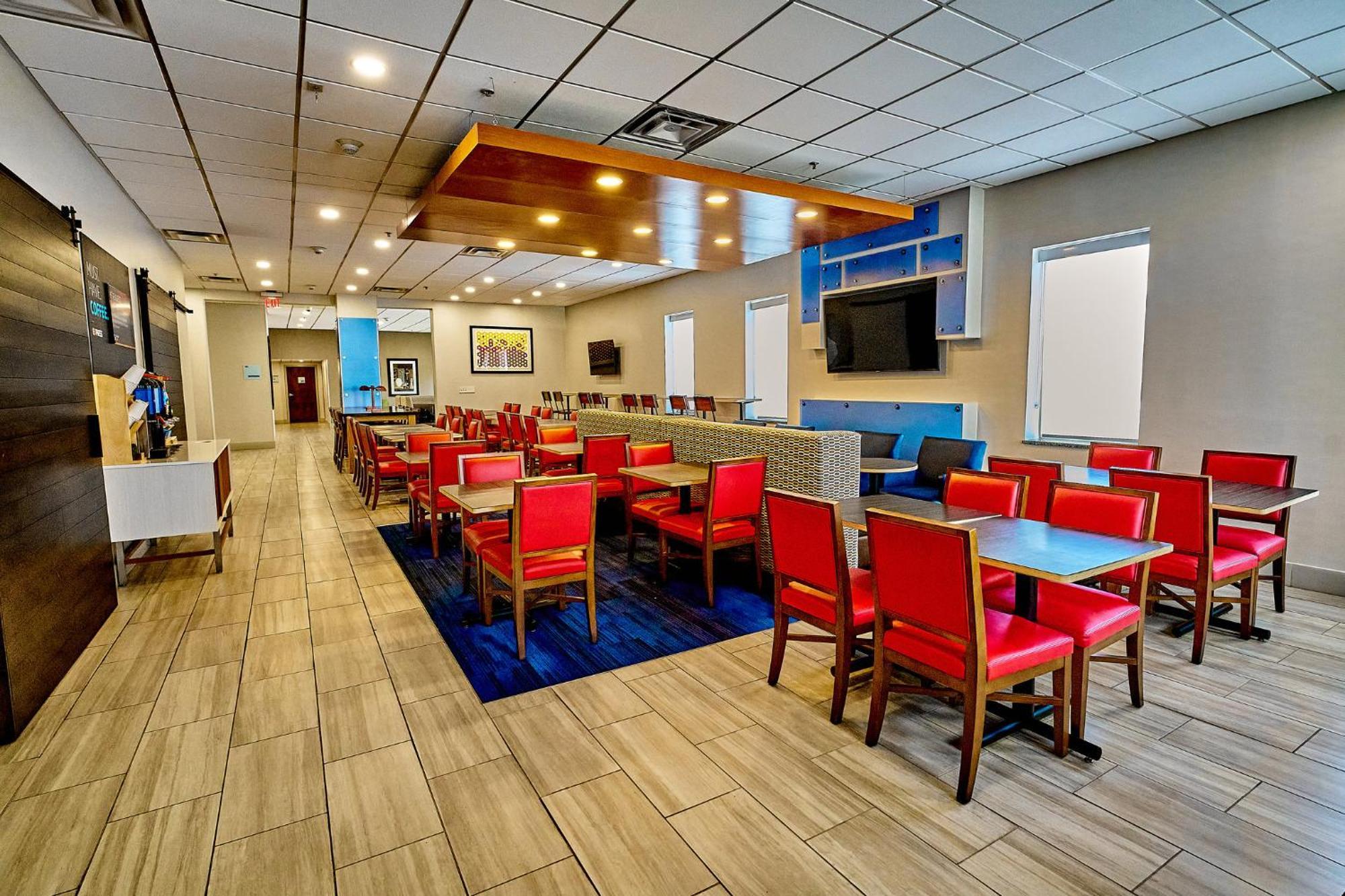 Holiday Inn Express Charleston-Civic Center By Ihg Kültér fotó