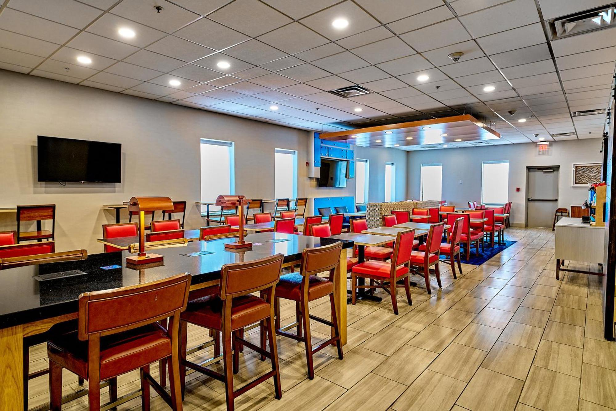 Holiday Inn Express Charleston-Civic Center By Ihg Kültér fotó