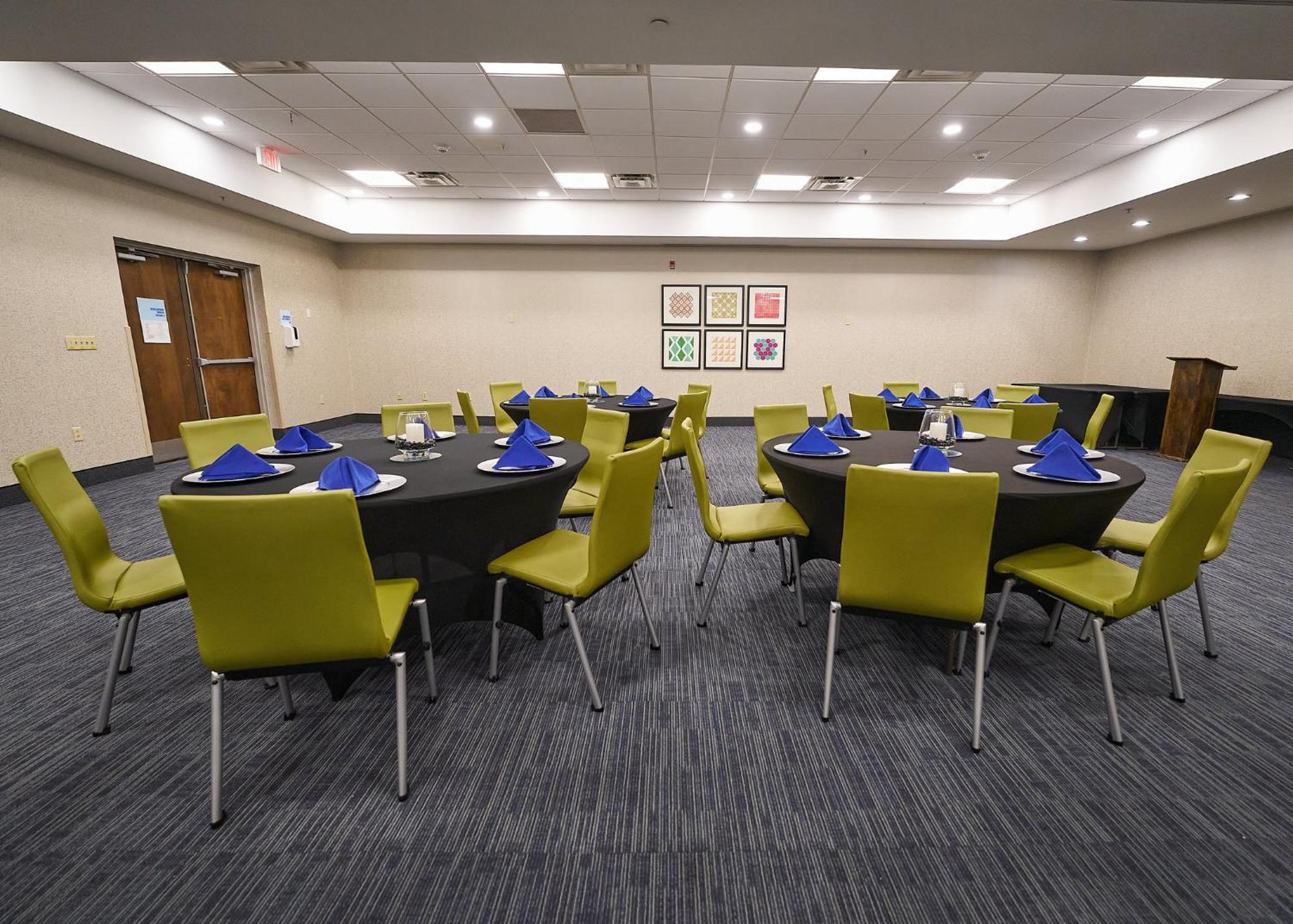 Holiday Inn Express Charleston-Civic Center By Ihg Kültér fotó